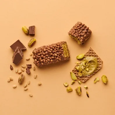 MaxiNutrition Protein Waffle Bar Pistachio Spread 39g – Zutaten und angeschnittene Riegel